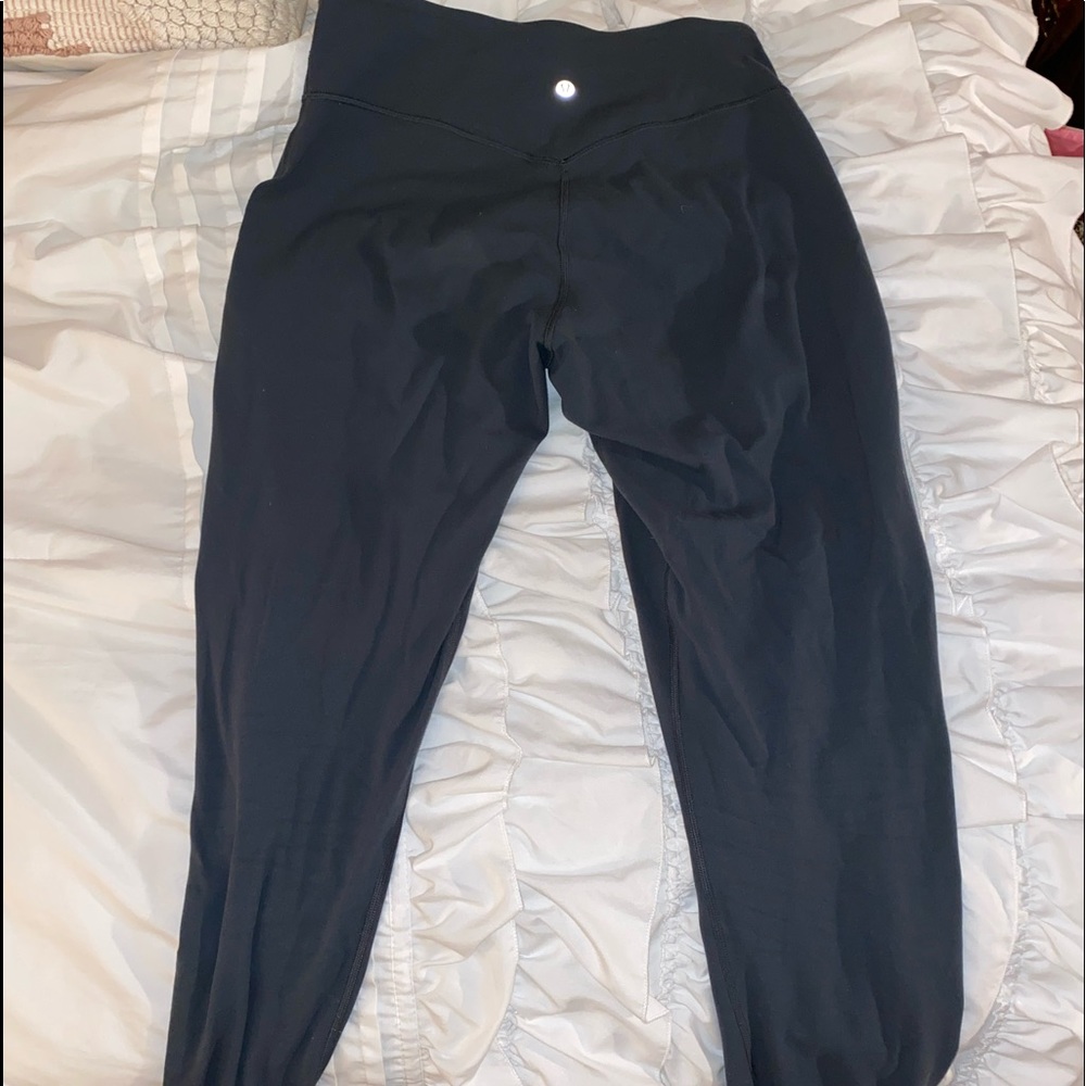 LULULEMON JOGGERS SIZE 8